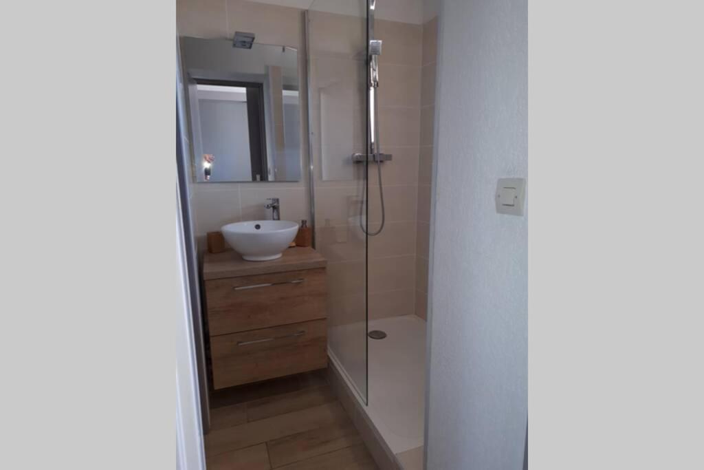 T2 Climatise Vue Sur Mer, Wifi, Piscine Et Parking Sete Luaran gambar